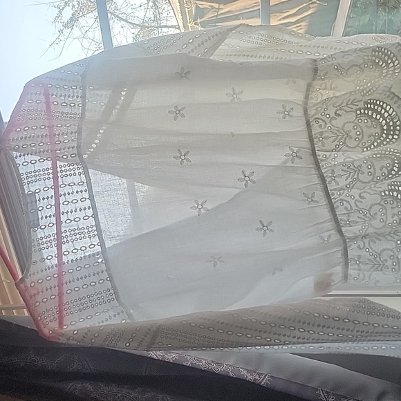 JAX & Henley White Shere V Neck Blouse, 100% cotton, Size: L - Picture 4 of 10